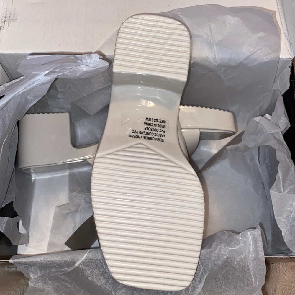 NWT TORRID WW Jelly Criss Cross Heel Sandal - Cream - Picture 7 of 10